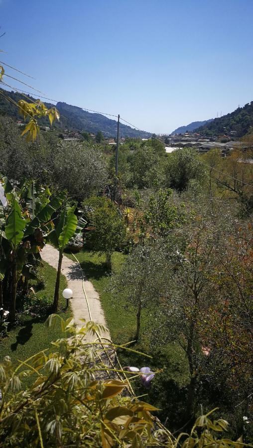 Villa Il Melograno Dolceacqua Exterior foto